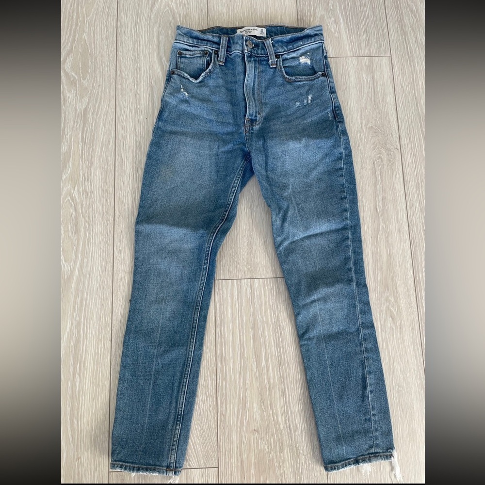 Abercrombie Medium Wash Skinny Jeans Size 24 00s